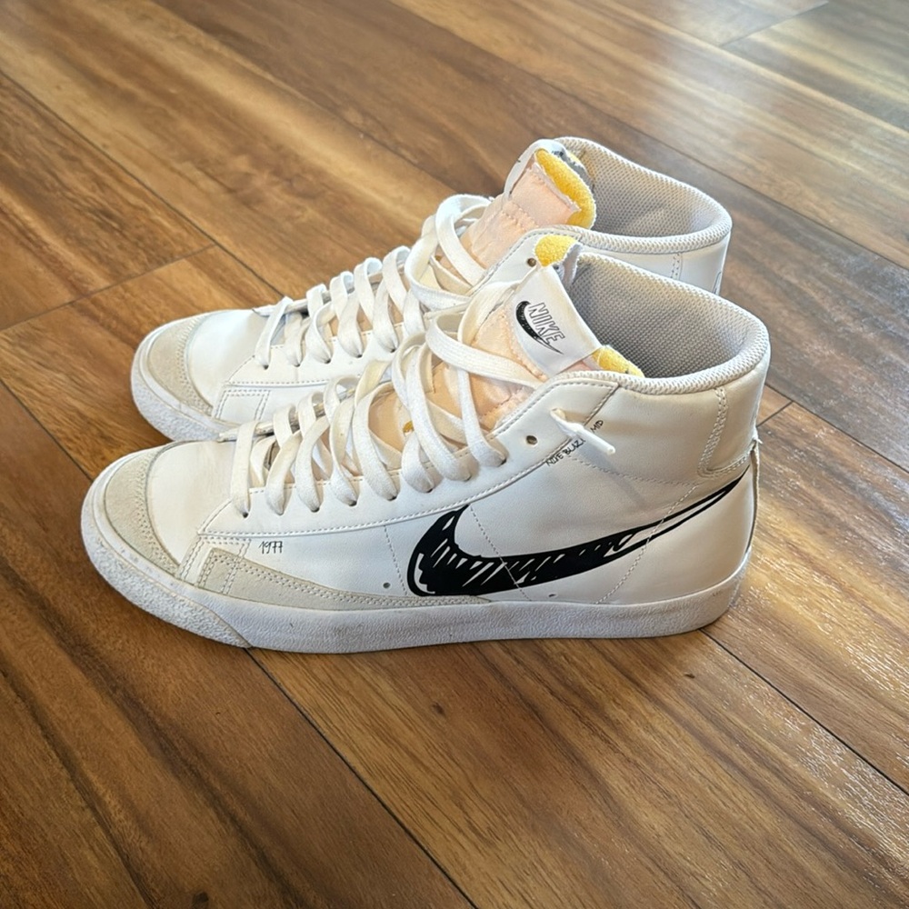 Nike mid 77 graffiti blazers size 9